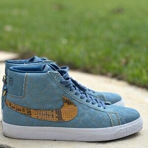 Nike Supreme Blazers- Mid Size 10